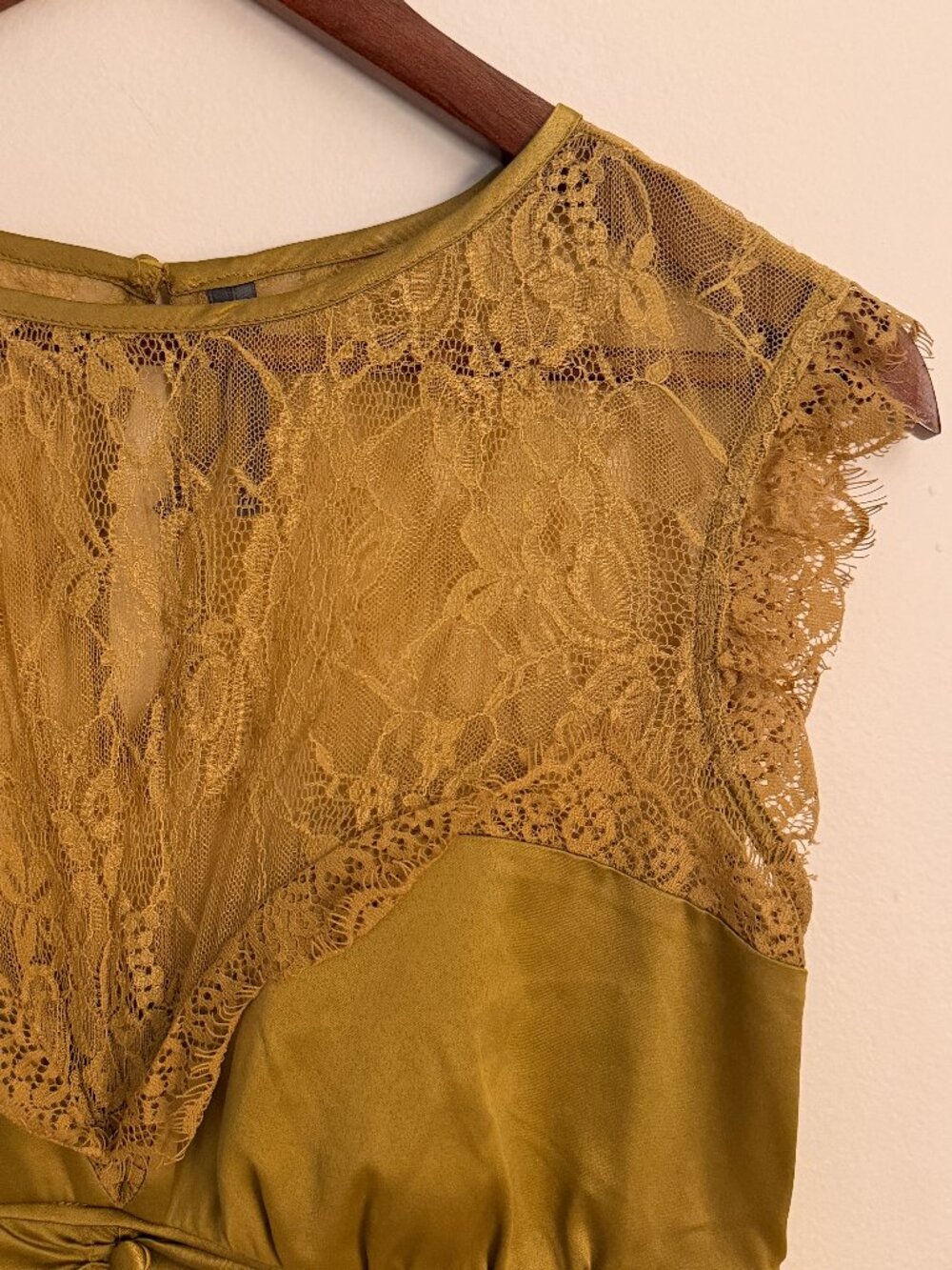 By Anthropologie Olive Green Lace Cap Sleeve Top, Size S, Excellent Condition